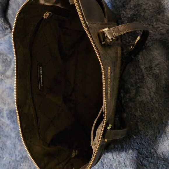 2 PC Michael Kors Charlotte Large Tote with Wallet - Picture 2 of 10